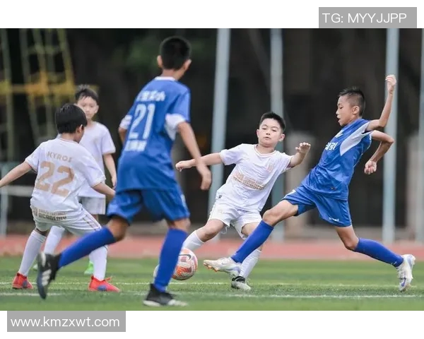 广州足球队默契配合的秘密与战术解析探讨 广州足球队默契配合的秘密与战术解析探讨